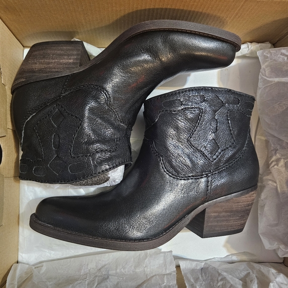 Nine West Leather Cowboy Ankle boots Size 5 - Picture 1 of 4